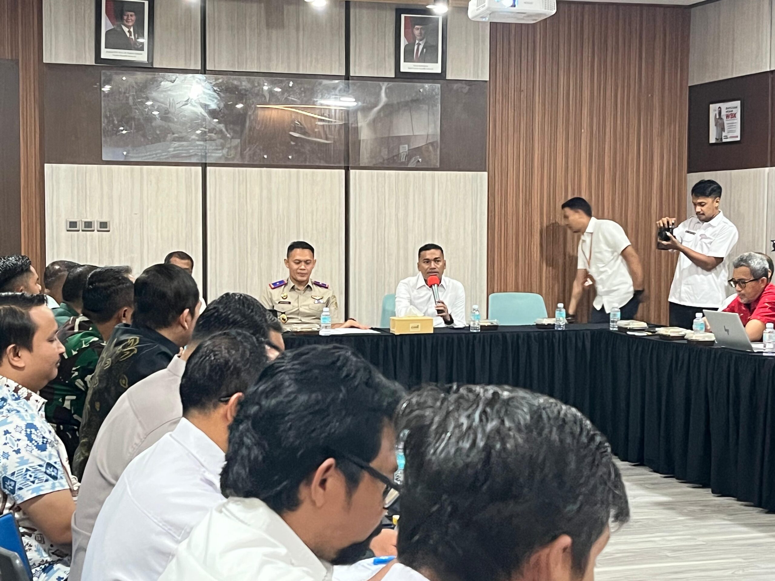 f7599f96-c12f-47f5-bac7-ef69ec64a906